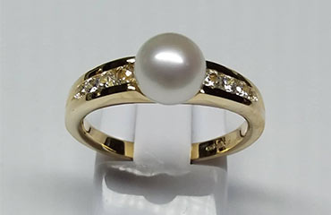 prsten zlatý s perlou