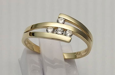prsten zlatý se 4 zirkony