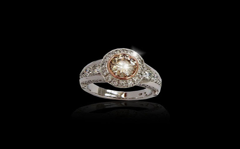 prsten na zakázku s diamanty